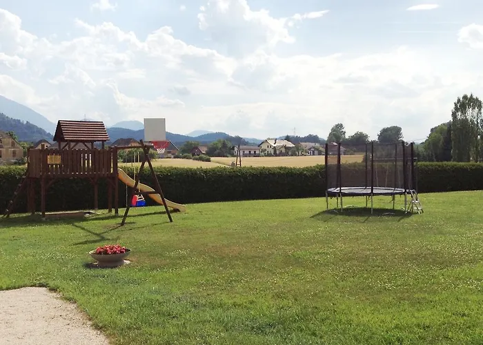 بيت للعطل Serajnik *