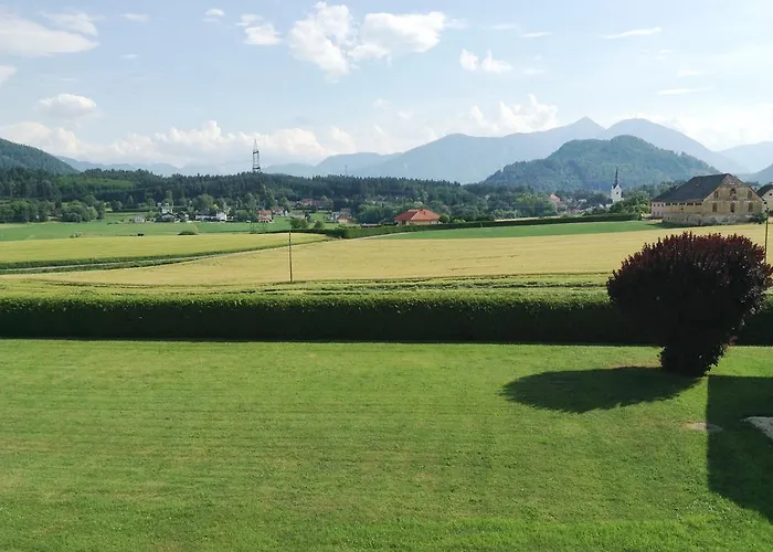 بيت للعطل Serajnik